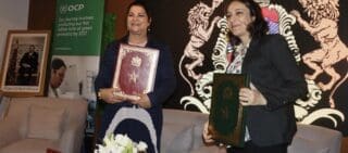 Changement climatique : 4C Maroc, OCP et UM6P scellent un partenariat à la COP28 «Ce partenariat est un exemple de l’effectivité des services que fournit le Centre 4C Maroc pour ses membres» a affirmé Mme Rajae Chafil, Directrice du 4C Maroc, «Nous nous félicitions du leadership du Groupe OCP dans l’engagement en faveur d’une économie sobre en carbone, qui fait d’OCP un des producteurs d’engrais les plus durables au monde.»
