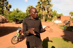 Que ce soit en Ouganda ou au Burundi, l'utilisation de certains produits tels que les dynamites pour faire exploser des roches dures contenant de l'or, entraîne souvent des morts, des blessures chez les mineurs.