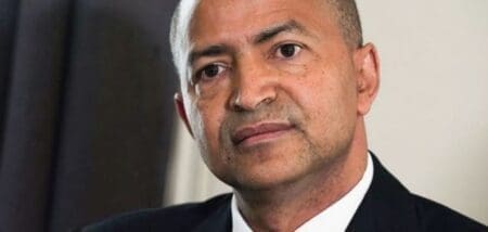 Dès le 19, l'ancien Premier ministre (2012-2016) Augustin Matata Ponyo avait annoncé son désistement en faveur de Moïse Katumbi, suivi le lendemain par deux autres candidats moins connus, Seth Kikuni et Franck Diongo.