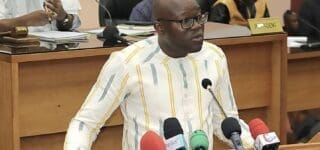 Les prévisions budgétaires traduisent, selon le ministre en charge de l’Economie et des Finances, Aboubakar Nacanabo, l’ambition du gouvernement de financer durablement le développement malgré le contexte sécuritaire difficile auquel le Burkina Faso est confronté.