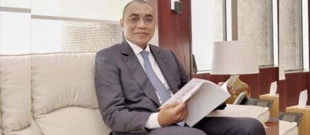 Alors que les préparatifs du projet de loi de Finances 2025 entre dans la dernière ligne droite, le ministre des Finances et du Budget ivoirien, Adama Coulibaly, a annoncé une augmentation de 11,5 % du budget de l’Etat l’année prochaine, pour atteindre 15 301 milliards FCFA (25,1 milliards de dollars), soit l’un des tout premiers budgets en Afrique subsaharienne. Cette annonce a été détaillée mercredi 12 juin par Amadou Coulibaly, ministre de la Communication, porte-parole du gouvernement, à l'issue du Conseil des ministres.