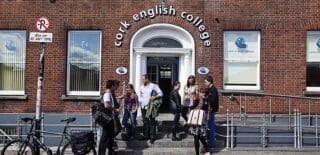 Le programme irlandais lors de l'Exposition universelle de Dubaï s’articulait déjà autour du thème : «L’île de l’inspiration : mettre la créativité au centre de l’expérience humaine au 21e siècle.» Les relations historiques de jumelage entre Rennes et Cork (Irlande) ont été l'occasion en 2023, Année européenne des compétences, de présenter le modèle irlandais des Youth Banks (banques de la jeunesse) et de débattre de son ouverture rennaise sur le sol breton en s'appuyant notamment sur le Crédit municipal de Rennes et plus largement l'écosystème local d'appui aux financements innovants et aux ressources circulaires.