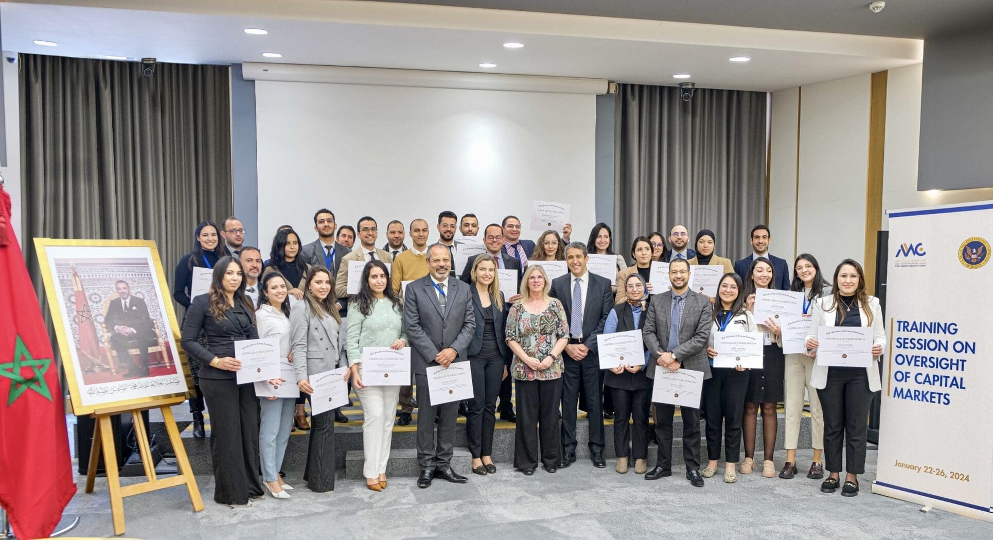 Maroc – Marché des capitaux : La SEC américaine appuie l’AMMC dans sa quête en formation Les experts de la SEC, Mme Julie A. Previtt, Conseillère spéciale principale, Mme Celeste M. Murphy, Conseillère spéciale principale au sein du Bureau des affaires internationales, et M. Rami Sibay, Directeur adjoint au sein de la Division Enforcement, ont partagé leurs connaissances et expériences pratiques dans ces domaines.
