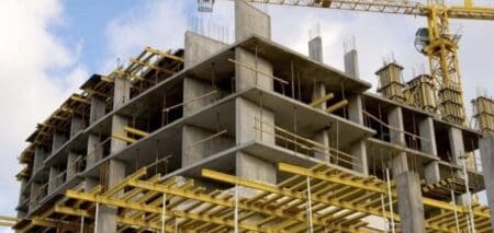 En 2023, la crainte d'une hausse marquée des taux immobiliers, redoutée après plusieurs augmentations du taux directeur en 2022, ne s'est finalement pas concrétisée. Les tarifs des banques partenaires d'Afdal.ma confirment cette stabilité, qui persiste depuis plusieurs mois.