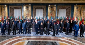 La Présidente du gouvernement italien, Giorgia Meloni, a fait du développement du continent africain un axe important de sa politique étrangère depuis sa prise de fonction fin 2022, avec une priorité, la lutte contre l’immigration clandestine.