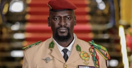 La priorité pour le Président du Comité national du rassemblement pour le développement (CNRD) est, comme il le réitère à l’entame de son discours à la Nation, son «attachement indéfectible à la promotion du vivre-ensemble, au dialogue et à la paix» ainsi que son «entière disponibilité à toujours apporter (sa) pleine contribution à l’avènement d’une Guinée émergente, plus solidaire, plus sûre et tolérante.»
