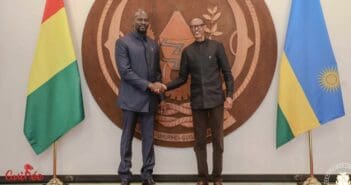Pour la nouvelle année 2024, le Général de Corps d'Armée Mamadi Doumbouya, élevé à cette distinction entre-temps, a voulu l'entamer en répondant à l'invitation de son frère et ami, SE le Président Paul Kagame, pour une visite de travail et d'amitié de 72 heures à Kigali qui a commencé le 25 janvier 2025.