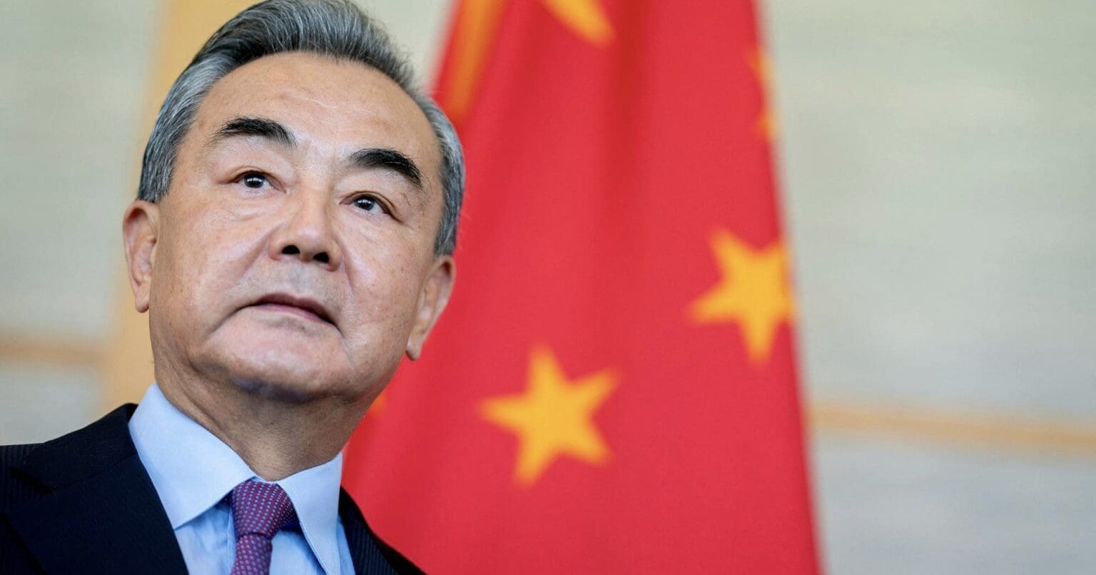 Chinafrique : La tournée du « Nouvel an » du Chef de la diplomatie chinoise Pour Pékin, c’est une manière de marquer l’importance stratégique qu’il accorde au continent malgré des critiques qui fusent sur les «dégâts de la Chinafrique.»