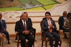Madagascar : Une exportation de 500 kg d’or dans 100 jours ! La présentation de cette politique générale par le Premier ministre Ntsay Christian n’a eu d’objection, voire même de critique par les députés, le 1er février dernier. L’absence des députés de l’opposition a facilité les tâches du chef de gouvernement.