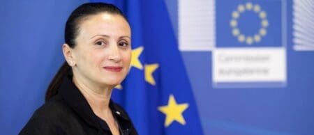 "L'Union européenne (...) appelle tous les acteurs à œuvrer, dans un climat apaisé, à la tenue d'une élection, transparente, inclusive et crédible, dans les meilleurs délais et dans le respect de l'Etat de droit