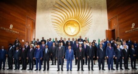 37e Sommet de l’Union africaine : au menu, les crises multiformes du continent Les chefs d'Etat vont devoir discuter lors de ce sommet de "nouvelles méthodes de travail" pour élaborer "une position africaine" lors des réunions du G20, selon Paul-Simon Handy, directeur régional Afrique de l'Est à l'Institut des études de sécurité (ISS). Il faut pour les Etats membres "pouvoir construire une position africaine au besoin entre les sommets" bisannuels des chefs d'Etat, lieux traditionnels des prises de décision, ajoute-t-il.