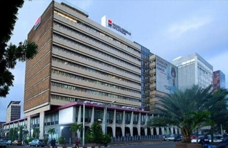 Côte d’Ivoire : Société Générale s’apprête à augmenter son capital Au-delà de Société Générale CI, 11 autres banques en activité en Côte d’Ivoire sont concernées par cette nouvelle exigence de capital social minimum.