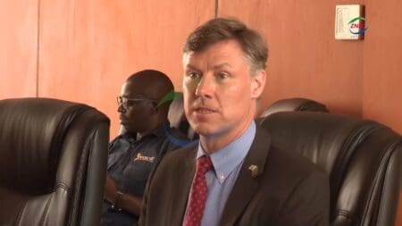 Il a de même souligné l'importance de cette subvention pour répondre aux besoins énergétiques immédiats de ce pays d’Afrique australe tout en jetant les bases d'une croissance à long terme. Ce soutien financier devra permettre d’améliorer l'efficacité opérationnelle et la stabilité financière de la compagnie nationale d'électricité du pays, «ZESCO», a-t-il dit.
