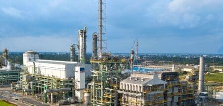 Nigéria : Un prêt de 75 millions de dollars de la BAD pour Indorama Fertilizer La Banque africaine de développement a signé un accord de prêt de 75 millions de dollars avec la société nigériane Indorama Eleme Fertilizer and Chemicals Limited afin de lui permettre d’accroître sa production d’engrais et de développer un terminal portuaire pour les exportations.