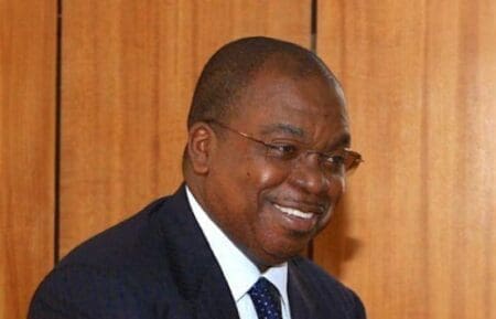Dette souveraine : S&P rehausse la note du Cameroun Sur le plan macroéconomique, la météo est plutôt bonne. La croissance du PIB réel du Cameroun devrait s’établir en moyenne à 4,2 % sur la période 2024-2027 portée par l’augmentation des investissements dans les grands projets d’infrastructure liés à l’énergie, aux communications et aux transports.