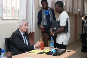 Les forces africaines, les talents africains, les expertises africaines, les potentiels africains doivent se combiner avec les forces européennes, les talents européens, les expertises européennes, les potentiels européens pour donner le meilleur aux Africains et Européens dans le respect des traditions, des cultures, de la sociologie, des lois applicables en Afrique et en Europe. 