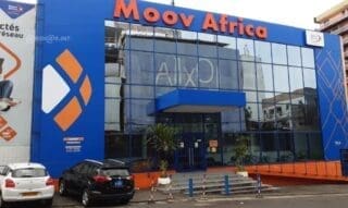 Moov Africa continue de porter les résultats de Maroc Telecom Le chiffre d’affaires consolidé du groupe Maroc Telecom s’élève à 9,1 milliards de dirhams (900 millions d’euros), en hausse de 1,2%. Il est soutenu par les revenus à l’International en progression de 3,8% compensant ainsi la baisse des revenus sur le marché marocain de 1,3%.