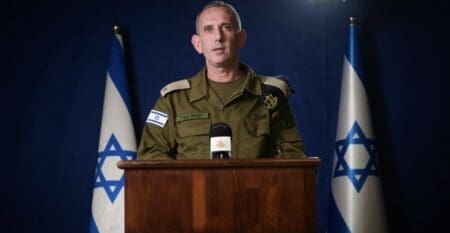 Tensions au Moyen-Orient : L’Iran attaque Israël « L'Iran a lancé des drones depuis son territoire en direction d'Israël », a déclaré Daniel Hagari peu après 23 heures (20 heures TU).