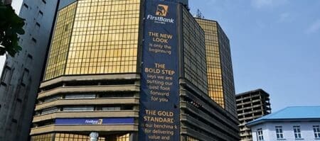 Nigeria : First Bank of Nigeria va augmenter son capital Access Bank, la plus grande banque nigériane, a déjà annoncé fin mars dernier une augmentation de capital de 1,5 milliard de dollars à travers une émission de nouvelles actions ou d’un emprunt obligataire.