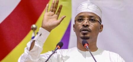 Les récentes élections présidentielles du 6 mai 2024 revêtent une importance internationale considérable en raison de leurs implications pour la stabilité politique et la sécurité régionale. Mahamat Déby, fils du défunt président Idriss Déby, a remporté l'élection avec 61% des voix, concluant ainsi une transition de trois ans vers un régime civil après le coup d'État militaire de 2021.
