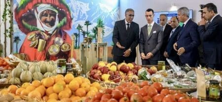 Au début de la cérémonie d’ouverture de cette 16ème édition, dont l’invité d’honneur est le Royaume d’Espagne, le Prince Héritier Moulay El Hassan a procédé à la remise de 3 certificats de reconnaissance des Signes Distinctifs d’Origine et de Qualité aux présidents des groupements de producteurs de produits de terroir labellisés au cours de la campagne 2023-2024.