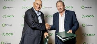 Mostafa Terrab, PDG du Groupe OCP, déclare : «Notre partenariat stratégique avec Fortescue témoigne de notre engagement commun envers la décarbonation, pilotant ainsi le développement d’installations de pointe et fournissant de l’énergie renouvelable, des produits et des technologies à prix compétitifs. Ceci est une étape clé vers la réalisation de notre vision, qui est d’assurer simultanément la sécurité alimentaire mondiale et de lutter contre le changement climatique.»