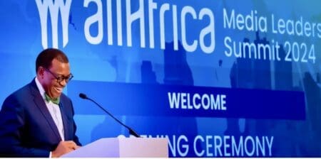 « L’Afrique, dit-il, doit façonner son propre récit et ne pas dépendre de ce que les autres pensent d’elle ou des perspectives qu’ils préfèrent partager à son sujet, sur ses réalisations et les opportunités qu’elle offre… Les récits positifs sur les opportunités d’investissement en Afrique doivent être bien mis en valeur, car ils ne bénéficient malheureusement pas d’une couverture suffisante, voire pas de couverture du tout, dans les médias occidentaux.»