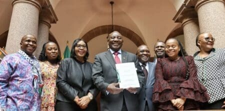 D'ici 2030, l'Afrique du Sud ambitionne de garantir un accès à des services de santé de qualité pour tous ses citoyens et résidents, indépendamment de leur statut socio-économique, grâce à cette réforme majeure.