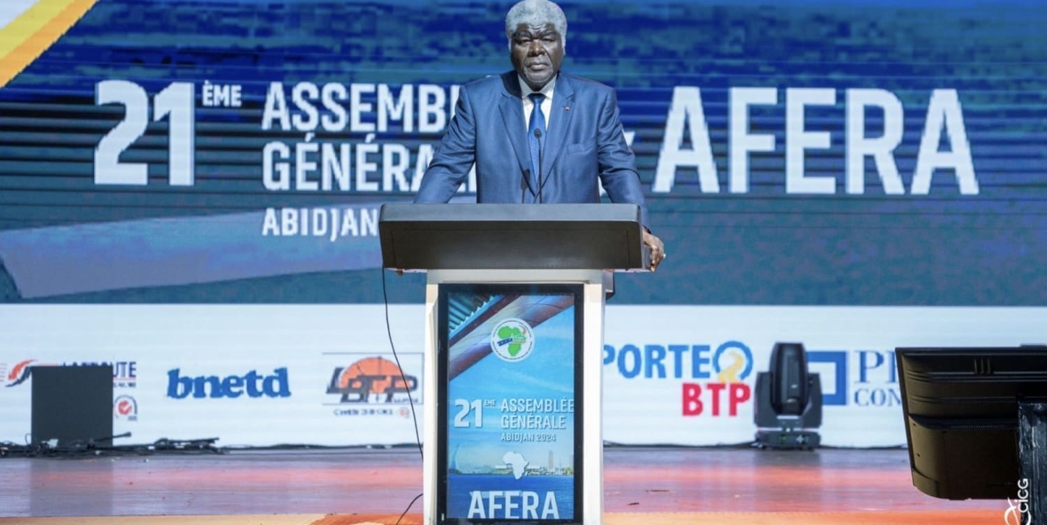 Côte d’Ivoire : Plus de 3000 milliards de FCFA investis dans le réseau routier depuis 2012 "De 2012 à 2023, l’Etat de Côte d’Ivoire a engagé plus de 1700 milliards de FCFA de travaux financés par le Fonds d’Entretien routier (FER) sur toute l’étendue du territoire national améliorant, de façon considérable, l’état du réseau ainsi que les conditions de circulation des biens et des personnes, même dans les zones les plus reculées", a précisé M. Mambé.