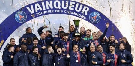 La Chine, qui a déjà accueilli le Trophée de champions en 2014 aurait été choisie comme pays hôte une nouvelle fois ; et ce, dans le cadre du soixantième anniversaire des relations diplomatiques franco-chinoises. Le match se tiendra au mois d’août à Pékin. Une décision qui illustre une nouvelle fois, la méconnaissance de certains décideurs français des secteurs publics comme privés, en matière de diplomatie et de géopolitique ; d’autant que le sommet de la Francophonie, se déroulera cette année, à Villers-Cotterêts.