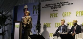 La 20e réunion des parties du Partenariat pour les forêts du bassin du Congo (PFBC) s’est achevée le 5 juin dernier à Kinshasa, sur de fortes recommandations : préparer une stratégie de mobilisation post-2025, améliorer la coordination des initiatives de financement, renforcer les capacités des pays pour valoriser leurs ressources naturelles et créer des mécanismes financiers inclusifs pour attirer des investissements privés dans la gestion durable des forêts.
