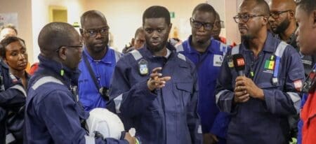 Le champ Sangomar, situé à environ 100 km au sud de Dakar, est le fruit d'une collaboration exemplaire entre Woodside Energy et la Société des pétroles du Sénégal (PETROSEN).