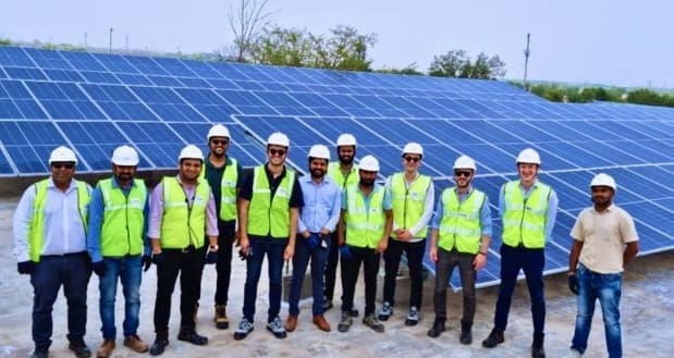 Énergies propres : Candi Solar lève 38 millions de dollars pour accélérer ses investissements en Inde et en Afrique du Sud Depuis sa création en 2018, candi solar s'est engagée à révolutionner le paysage énergétique en Asie et en Afrique. En mettant résolument l'accent sur la mise en place d'infrastructures énergétiques distribuées à l'échelle, candi solar s'est imposée comme un partenaire de confiance pour les entreprises à la recherche de solutions énergétiques durables. En s'appuyant sur son expertise en tant qu'ingénieur solaire, financier et opérateur, la société s'est distinguée en tant que leader dans le domaine, avec une capacité contractuelle totale de 112 MW.
