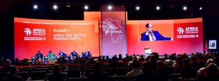 Façade Atlantique de l’Afrique : l’initiative royale vise la prospérité partagée et l’accélération de l’intégration régionale économique (Mohamed Methqal) Le diplomate marocain a, parallèlement, mis l'accent sur l'importance de capitaliser sur les projets transformationnels de dimension continentale, tels que le gazoduc Atlantique Nigéria-Maroc qui est capable de contribuer à transformer et à accélérer l'intégration économique régionale et à avoir un développement humain durable dans ces pays, leur améliorer l'accès à leur sécurité alimentaire, favoriser le développement industriel et la colocalisation industrielle au service du continent africain.