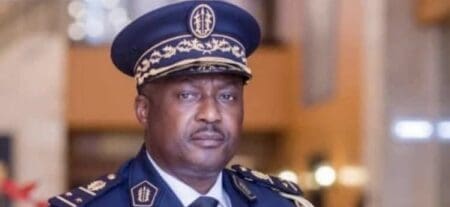 Ethiopian Airlines a manifesté son intérêt pour une prise de participation au capital de Fly Gabon, le nouveau transporteur aérien en cours de création. C’est le Directeur général de l’Agence nationale de l’aviation civile (Anac), Général de Brigade Eric Tristan Franck Moussavou, qui a révélé l’information à l’issue d’une visite de travail des dirigeants du groupe éthiopien à Libreville