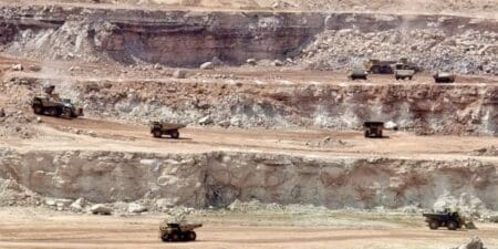 Orano est actuellement le seul producteur d’uranium du Niger, positionnant le pays à la 7ème place mondiale des fournisseurs du combustible nucléaire. Outre les compagnies canadiennes GoviEx Uranium et Global Atomic qui développent d’importants projets d’uranium, le Niger compte aussi la présence de la China National Nuclear Corporation dans ce secteur.