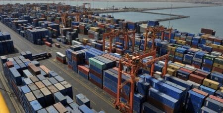 A Djibouti, on n’est pas loin de crier au complot : «Pour des raisons tout aussi énigmatiques, le port de Djibouti, considéré comme le meilleur port d’Afrique subsaharienne pendant trois ans d’affilée par le même rapport, n’apparait plus dans cette région et a été reclassé dans la région West, central and South Asia qui couvre une zone allant de l’Arabie Saoudite au Bangladesh.».