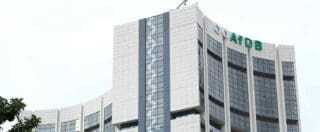 Chaque institution contribuera à hauteur de 200 millions d’euros qui seront injectés dans l’économie africaine par le biais de fonds de capital-investissement et de capital-risque opérant dans trois domaines principaux : la sécurité alimentaire, la croissance des PME locales et les infrastructures durables. La plateforme pour la croissance et la résilience en Afrique mobilisera 350 millions d’euros supplémentaires provenant d’autres sources pour porter l’enveloppe à 750 millions d’euros.