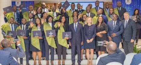 Gabon : 26 cadres de BGFIBank certifiés HEC Paris «La performance de notre groupe repose sur l’excellence de notre capital humain. Ce programme de formation offre à nos cadres une opportunité unique de progression professionnelle et de renforcement des compétences. Nous confirmons ainsi notre engagement à construire un Groupe Financier Africain capable de rayonner à l’international et d’avoir un impact significatif», déclare Henri-Claude Oyima, PDG de BGFIBank.