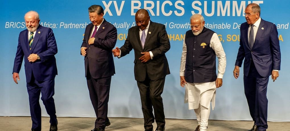Les ministres des Affaires étrangères (ou leurs représentants) des pays membres se réunissent durant deux jours, avec en vue le sommet des chefs d'Etat prévu à Rio les 6 et 7 juillet. Le Brésil exerce cette année la présidence tournante du bloc qui réunit, en plus de la Chine : Russie, Inde, Afrique du Sud, Arabie saoudite, Egypte, Emirats arabes unis, Ethiopie, Indonésie et Iran. Cette rencontre se tient à un moment critique pour l'économie mondiale.