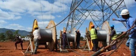 Ce projet intervient dans un contexte où la Guinée subit des coupures d’électricité répétées depuis le début de l’année en raison d'un déficit de production d'électricité.