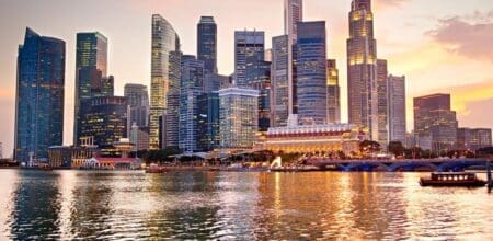 La performance de Singapour marque un retour en forme ; après avoir occupé la première place en 2020, elle est ensuite tombée à la cinquième, troisième et enfin quatrième place les années suivantes, tandis que le Danemark et la Suisse se sont livrés une lutte pour le pouvoir sur la première place.