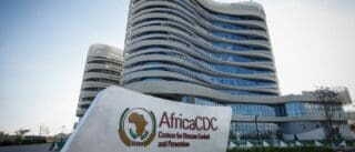Dans un communiqué publié vendredi, le CDC-Afrique a annoncé que le Comité des Représentants Permanents (COREP) de l’UA a approuvé d’urgence ce montant provenant des fonds Covid afin de soutenir ses efforts pour continuer de lutter contre la maladie, également appelée variole du singe.