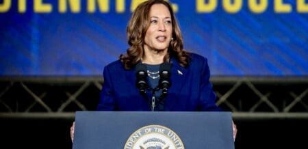 L’équipe de Kamala Harris a “recueilli 310 millions de dollars en juillet, soit la plus grosse collecte pour l’élection de 2024”, a-t-elle annoncé dans un communiqué.
