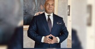 «Le tribunal de Jendouba a condamné le rappeur Karim Gharbi à quatre ans de prison et lui a infligé une amende de 5000 dinars, environ 1500 euros», a déclaré le porte-parole Alaedine Aouadi, précisant que le mis en cause a été privé de droit de vote et sera inéligible à vie.