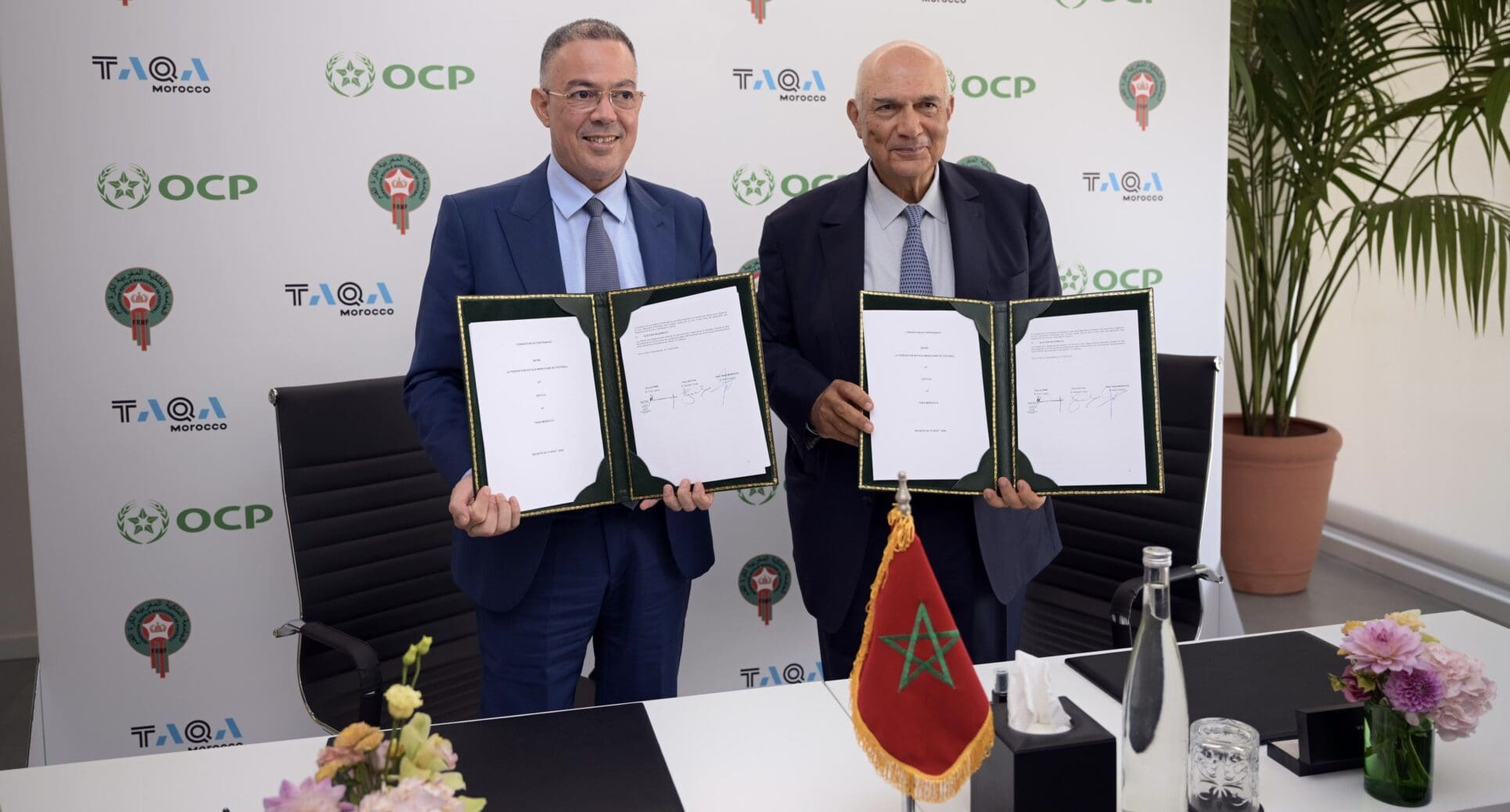 La Fédération Royale Marocaine de Football, le Groupe OCP et des partenaires privés ont procédé, ce mardi 13 août à M’diq, à la signature d’une convention de partenariat stratégique pour la création d’un fonds de formation national de football, dédié à la professionnalisation des centres de formation et à la promotion des jeunes talents dans la discipline.