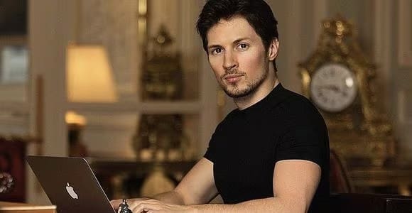 France : Pavel Durov, le PDG de Telegram, devant les juges La justice française lui reproche de ne pas agir contre la diffusion de contenus criminels ou délictueux, notamment par une absence de modération et de collaboration avec les enquêteurs, sur Telegram, qui compte plus de 900 millions d’utilisateurs. Des accusations réfutées par l’entreprise.