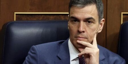 En passant de près de 10 000 à plus de 22 000, le nombre de migrants clandestins arrivés dans l’archipel des Canaries entre le 1er janvier et le 15 août a plus que doublé par rapport à la même période l’an dernier, selon des chiffres publiés, lundi 19 août, par le ministère de l’Intérieur espagnol.
