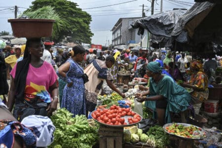 Afrique : Voici les onze pays champions de la croissance forte en 2024 Avec ces taux, l’Afrique devrait rester la deuxième région au monde ayant la croissance la plus rapide, derrière l’Asie. Ces 11 pays sont classés ainsi : Niger (11,2 %), Sénégal (8,2 %), Libye (7,9 %), Rwanda (7,2 %), Côte d’Ivoire (6,8 %), Éthiopie (6,7 %), Bénin (6,4 %), Djibouti (6,2 %), Tanzanie (6,1 %), Togo (6 %), Ouganda (6 %).