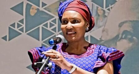 Afrique du Sud : Le Président met la pression sur sa ministre de la Justice «Le président Cyril Ramaphosa a pris note avec inquiétude des informations de médias contenant des allégations de corruption” à l'encontre de Thembi Simelane, a déclaré le bureau du Président dans un communiqué. «Le Président a demandé à la ministre un rapport détaillé et un briefing sur la question», a ajouté la présidence.